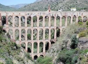 Римские акведуки - водное начало цивилизации С какой целью строили акведуки